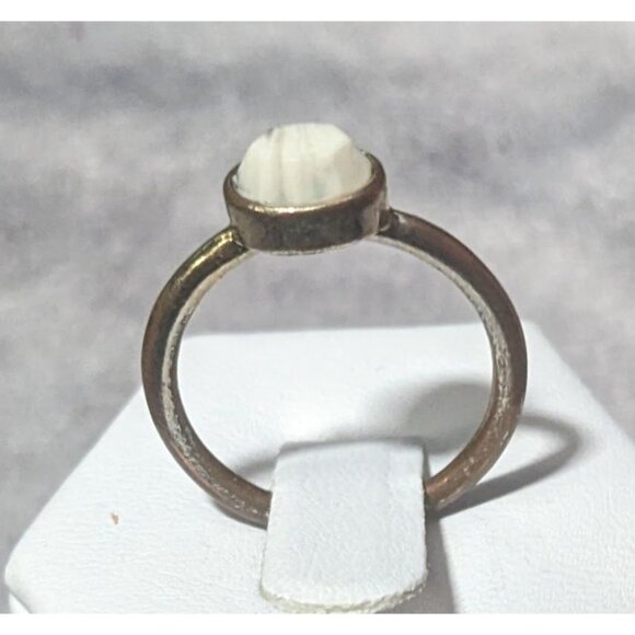 Minimalist Gold And White Faceted Stone Fashion Ring Size 7 - Picture 3 of 13
